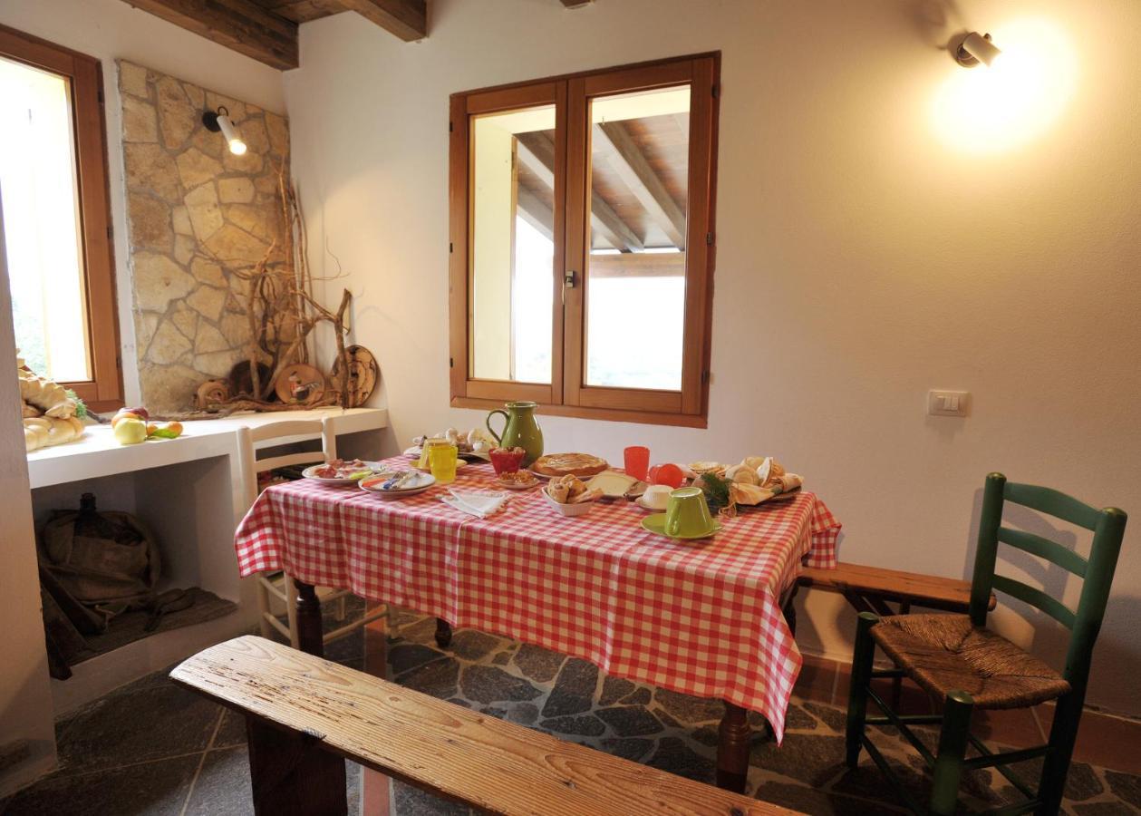 Lierus B&B Gonnosfanàdiga Εξωτερικό φωτογραφία